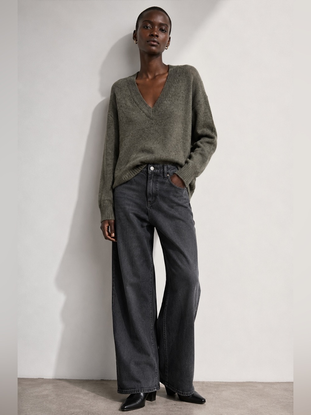 Madewell Olive Green Speckled V-Neck Sweater Size M